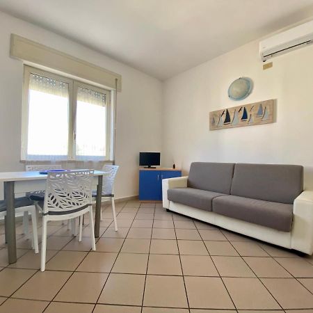 Apartment Tirreno Tirrenia Ngoại thất bức ảnh